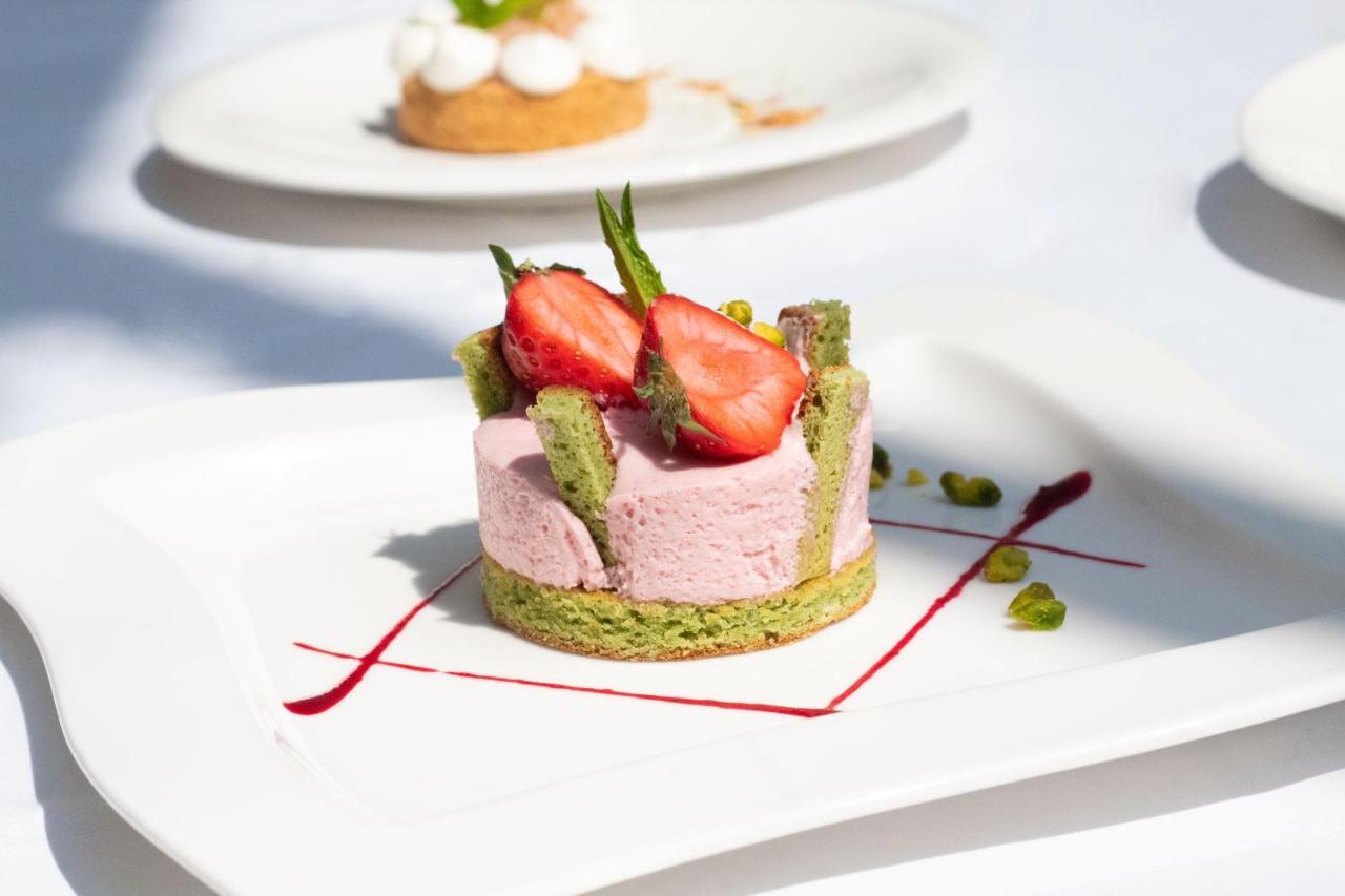 Logis Hotel & Restaurant Du Sauvage La Ferté-Gaucher Kültér fotó
