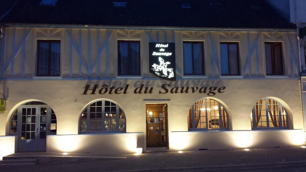 Logis Hotel & Restaurant Du Sauvage La Ferté-Gaucher Kültér fotó