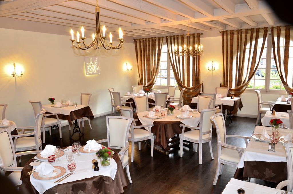 Logis Hotel & Restaurant Du Sauvage La Ferté-Gaucher Kültér fotó